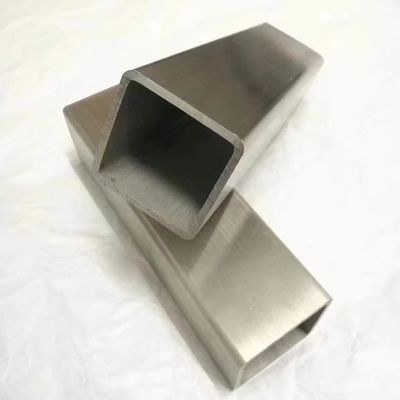 20 * 20 - 600 * le profil creux d'acier inoxydable du tube 304 de place de 600mm a soudé 12M
