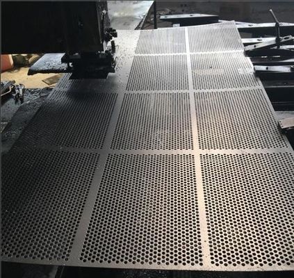 Le plat de poinçon 0.3mm SUS304L d'acier inoxydable d'ASTM AISI a laminé à froid le trou rond